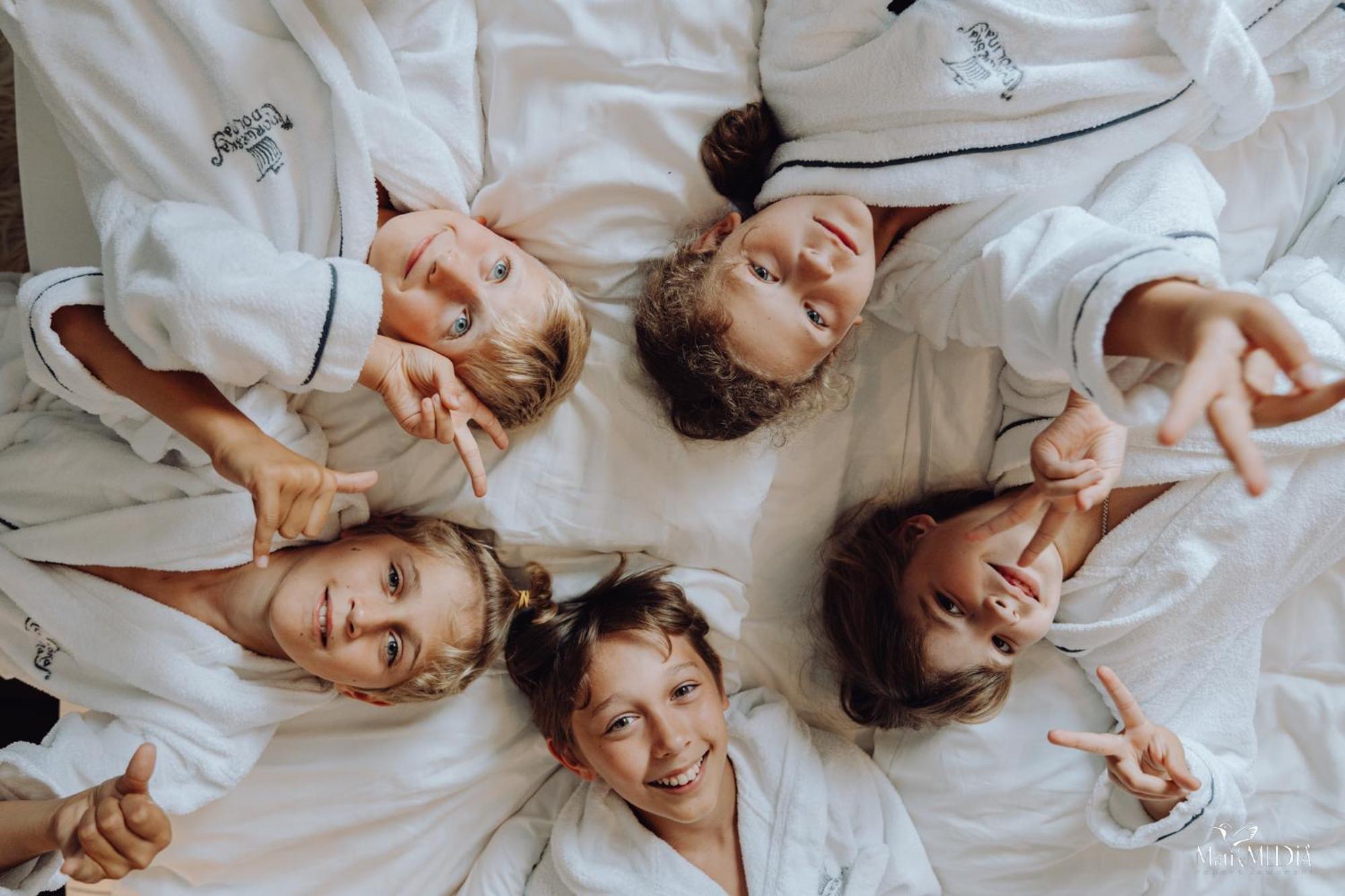 Norweska Dolina Family&Pet-Friendly Resort Szklarska Poreba Ngoại thất bức ảnh The band in 2019